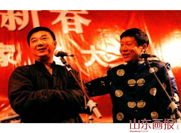 著名相声演员唐爱国也为特困家庭献上一段