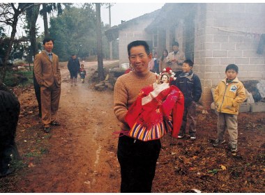 每家每户跳傩前，须把傩神太子请到家里