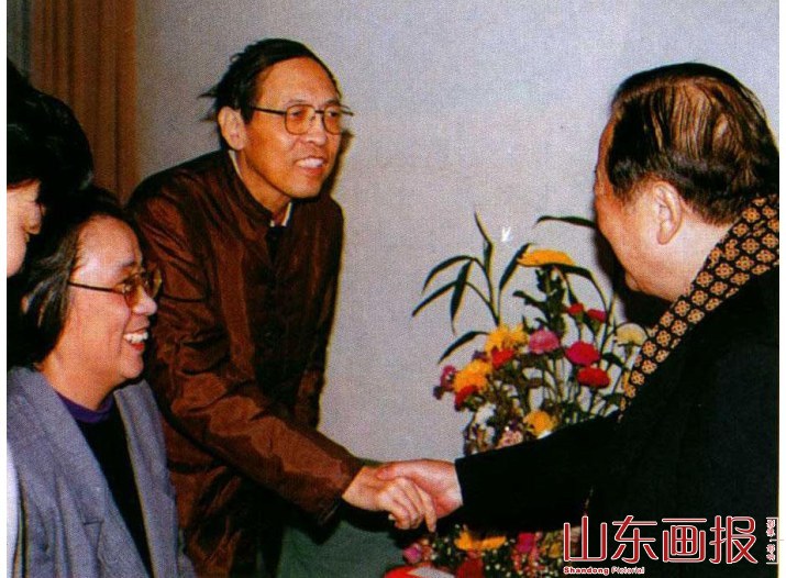 1997年11月28日，潘承洞逝世前一个月，在病房会见台湾客人（李湘军　摄影）