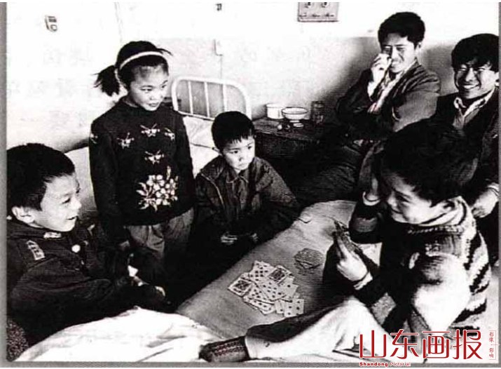 与小病友在一起娱乐
