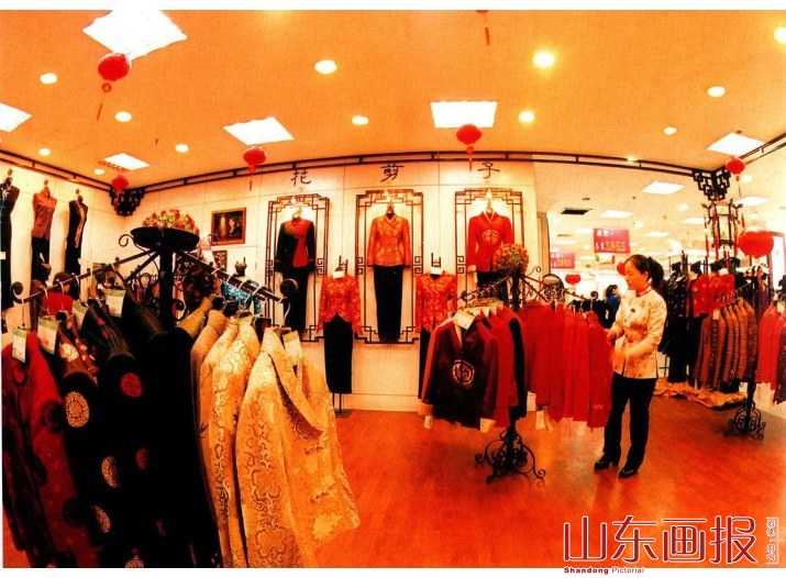 许多商店设立了唐装专柜