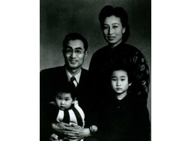 30年代初与家人合影