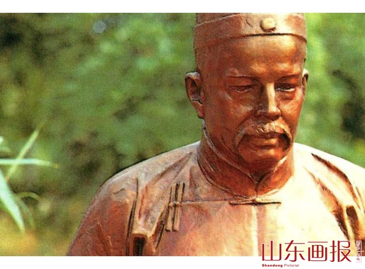 康有为雕塑