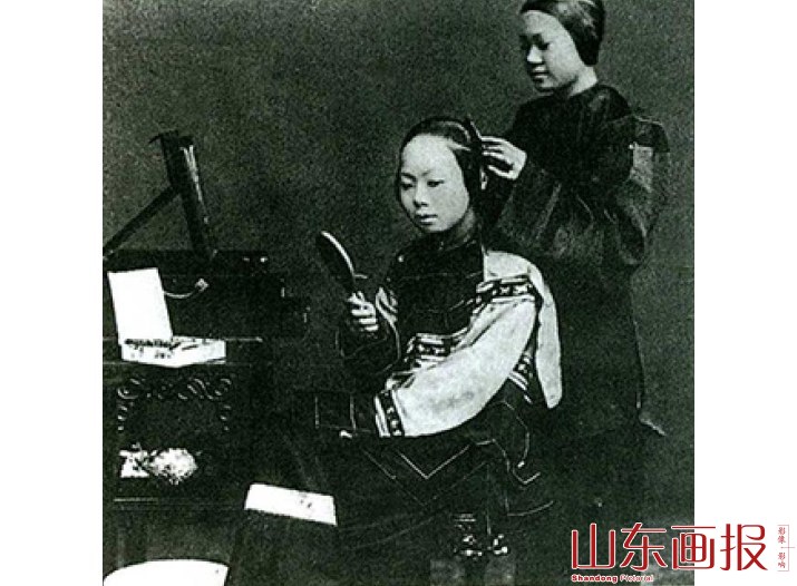 20世纪初中国妇女的梳妆