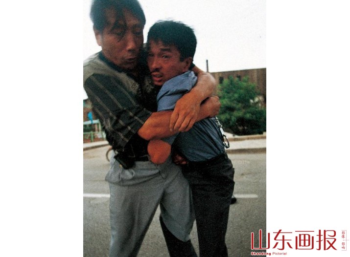 将犯罪分子制服