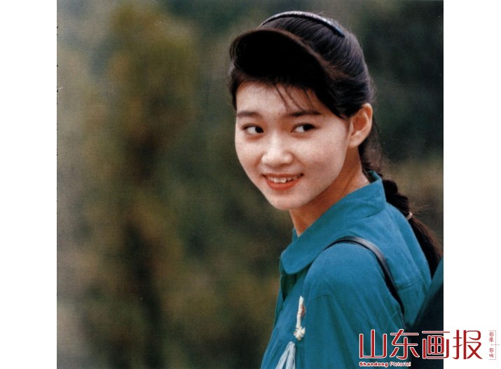 回眸一笑，还是十分的学生气