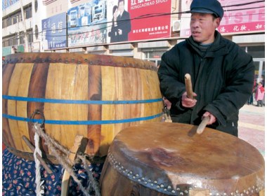 大鼓敲起来