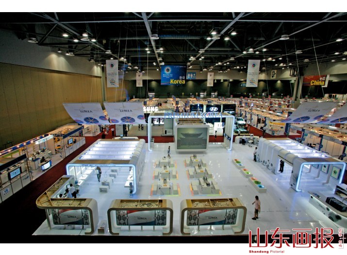 中、日、韩三国展区主题突出内容丰富