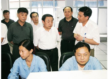 韩寓群到兖矿视察