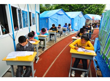 芦山地震灾区的读书风