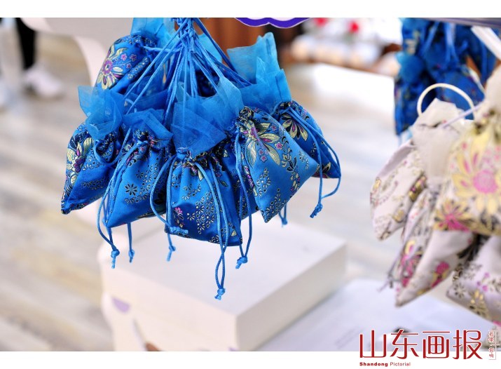 藏在深山里的“普罗旺斯”   带动乡亲致富的“熏衣草”