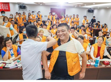 山东滕州：学习应急救护知识  发挥志愿服务作用