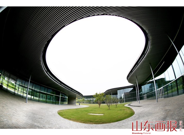 设计别致的美术馆内景
