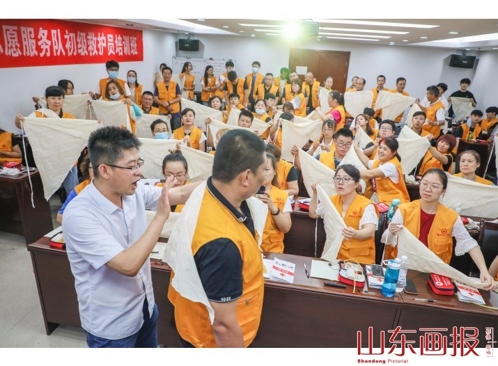 山东滕州：学习应急救护知识  发挥志愿服务作用