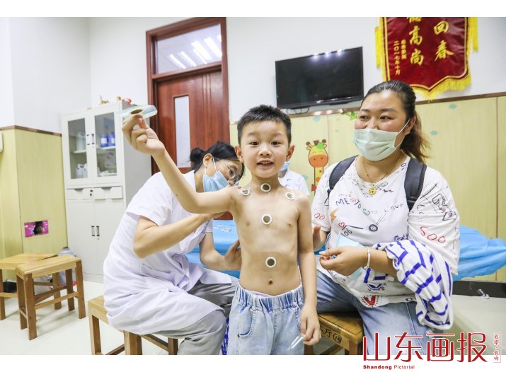 山东滕州：“冬病夏治”入伏时