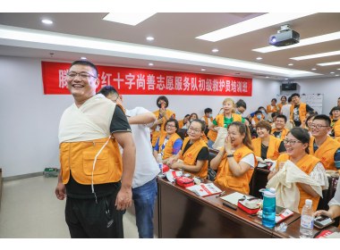 山东滕州：学习应急救护知识  发挥志愿服务作用