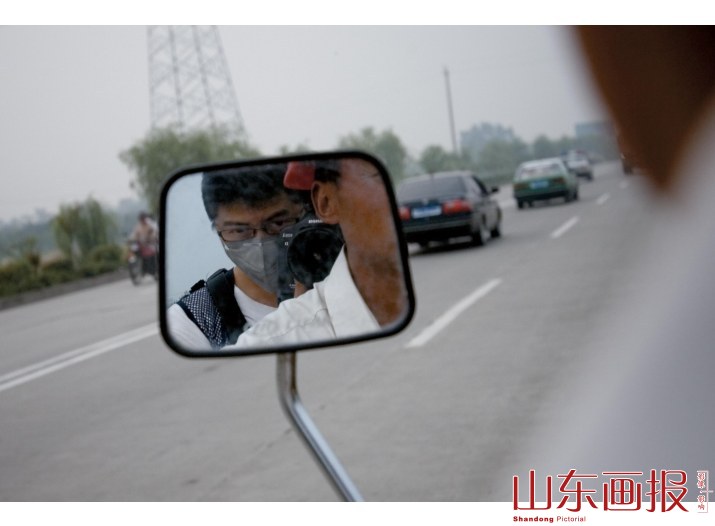 志愿者前往救援现场