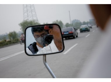 志愿者前往救援现场