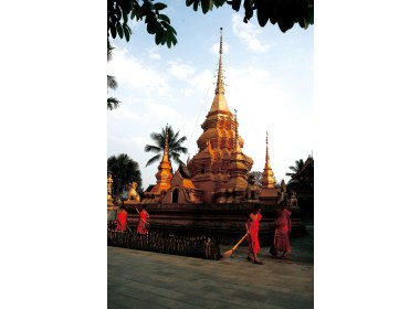 勐罕春满大佛寺