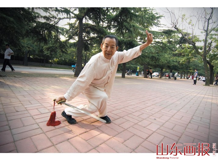 清晨五点济南城市居民健身