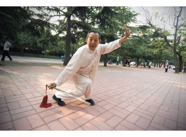清晨五点济南城市居民健身