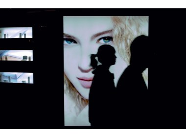 《国人奢侈品消费陷“炫富”怪圈》配图