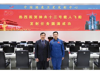 与吴华的合影