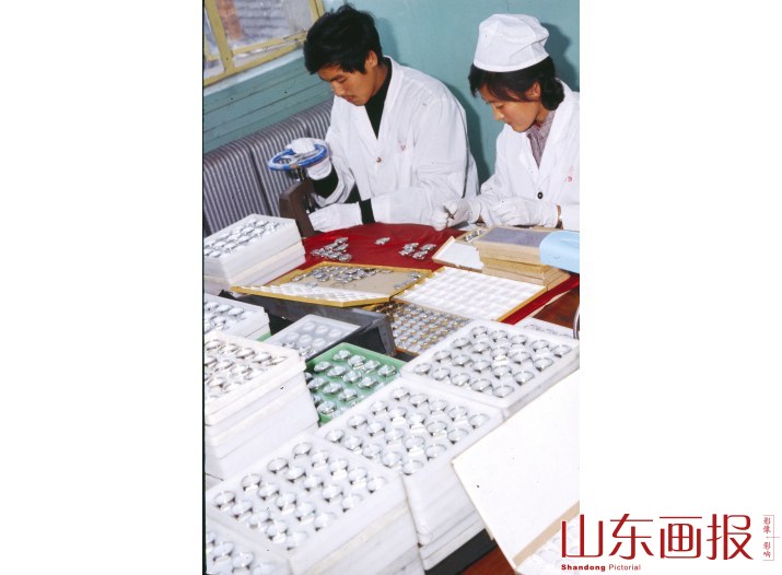 烟台钟表城 制表壳