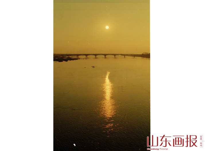 泰山脚下的104国道