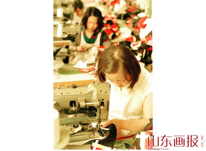 泰安橡胶总厂 胶鞋缝纫车间