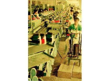 泰安橡胶总厂 胶鞋生产车间