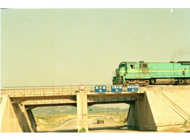 泰山脚下的104国道