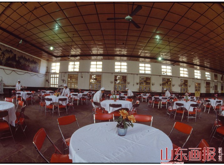 黑色风流 唐村煤矿 宽敞的矿工餐厅