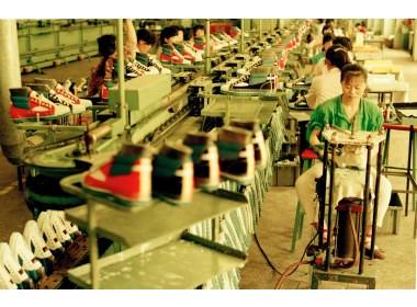 泰安橡胶总厂 胶鞋生产车间