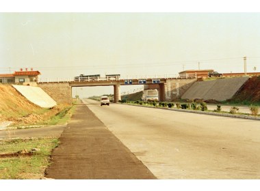 泰山脚下的104国道