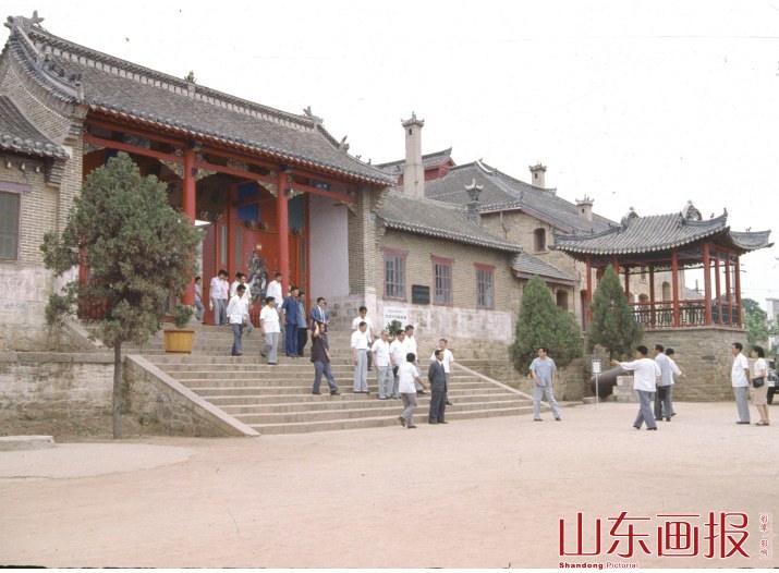 朝鲜劳动党黄海南道委员会代表团在我省访问