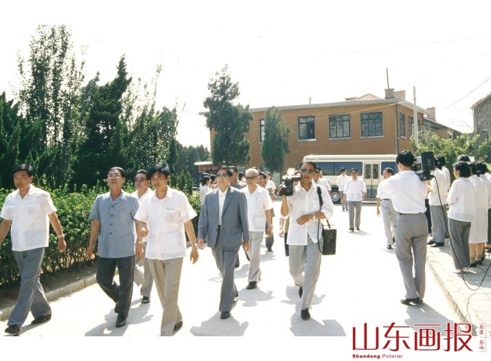 朝鲜劳动党黄海南道委员会代表团在我省访问