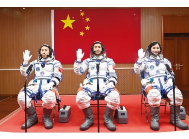 陈冬、刘洋、蔡旭哲