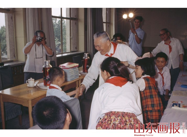 山东省优秀少先队员及辅导员到省委做客