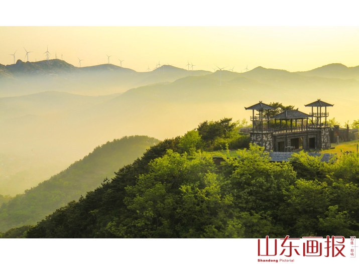 天门山晨雾