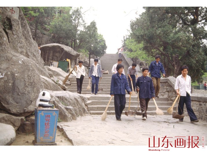 打扫“天庭”的人