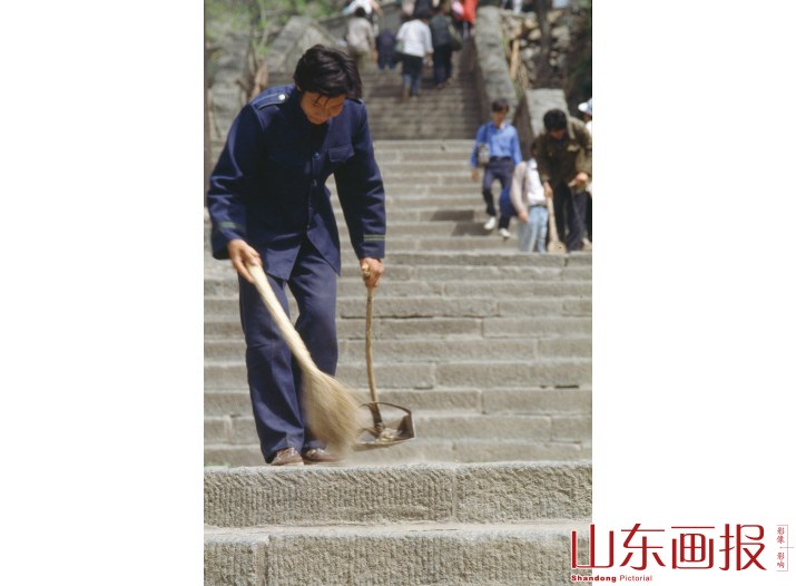 打扫“天庭”的人