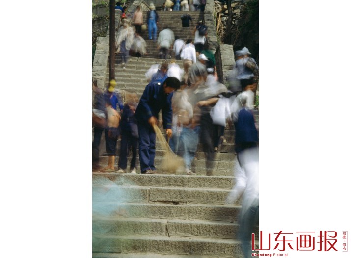 打扫“天庭”的人