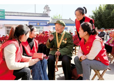 92岁的老英雄郑玉合讲述战斗故事