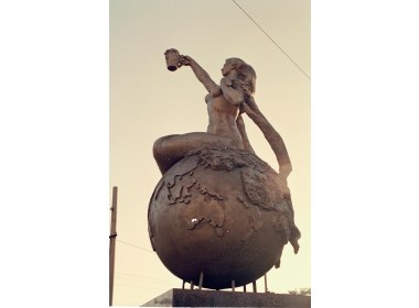 友朋聚会 酒香万里——首届青岛国际啤酒节