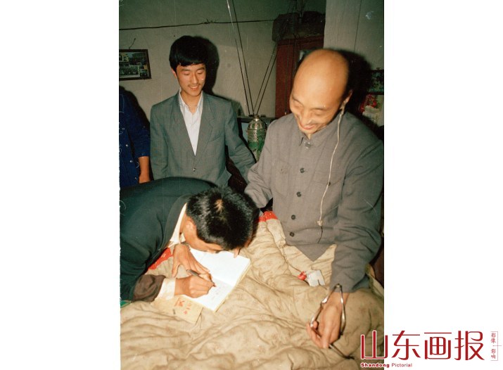 病榻上的园丁——记莱州市残疾教师李宝鼎