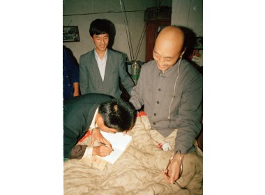 病榻上的园丁——记莱州市残疾教师李宝鼎