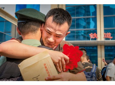 难舍难分