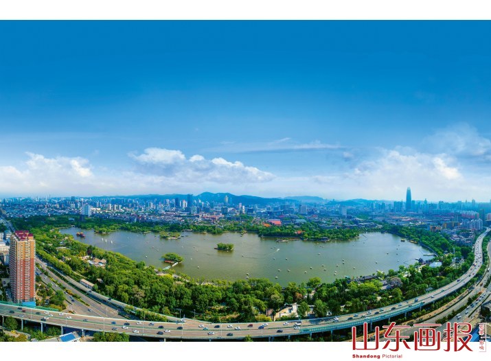 大明湖全景