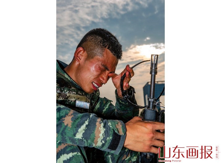 汗水往下滴